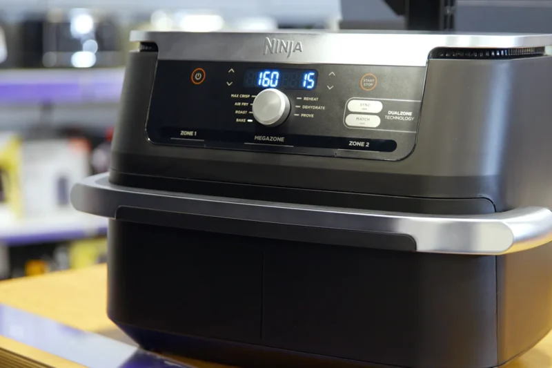 Recenzie Ninja FlexDrawer AF500EU după 5 Săptămâni de Gătit Real: Merită Cei ~1.000 de Lei? (2026)