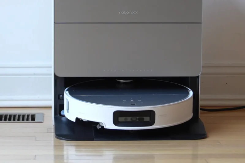 Recenzie Roborock Saros 10 după 4 Săptămâni de Test Real: Cel Mai Subțire Robot de Curățenie Merită 5.400 Lei? (2026)